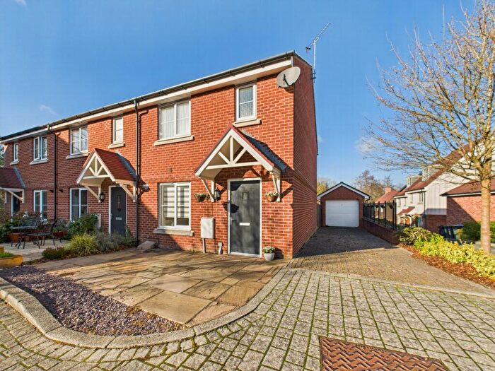 3 Bedroom House For Sale In Knight Close, Haywards Heath, RH16