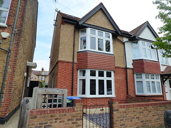 4 Bedroom House To Rent In Oakhurst Road, EN3