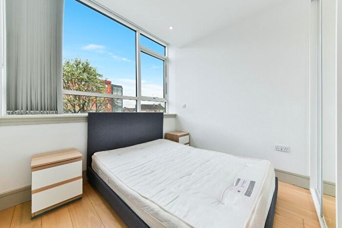 2 Bedroom Flat To Rent In Broad House, Imperial Drive, HA2