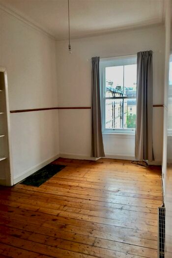 2 Bedroom Flat To Rent In Lorne Street, Edinburgh, EH6