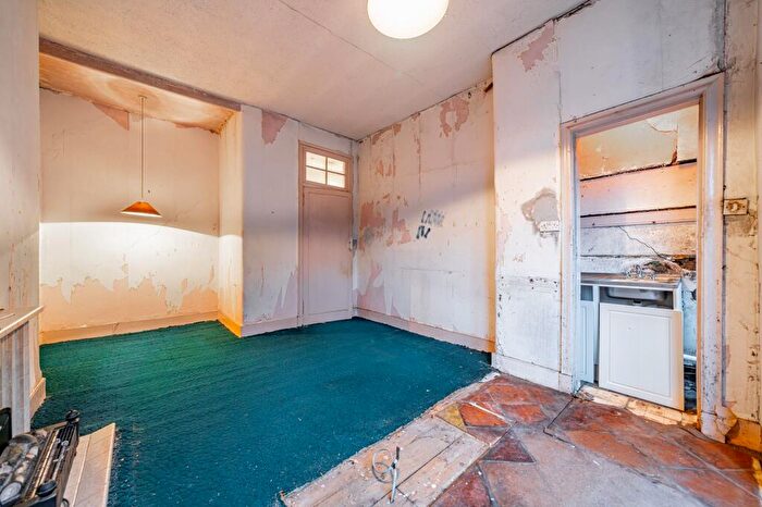 1 Bedroom Flat For Sale In Edgemont Street, Flat /, Shawlands, Glasgow, G41