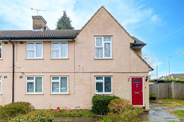 2 Bedroom Maisonette For Sale In Northwood Road, Harefield, Uxbridge, UB9