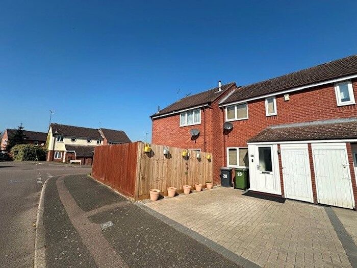 1 Bedroom Maisonette To Rent In Elizabeth Close, Wellingborough, NN8