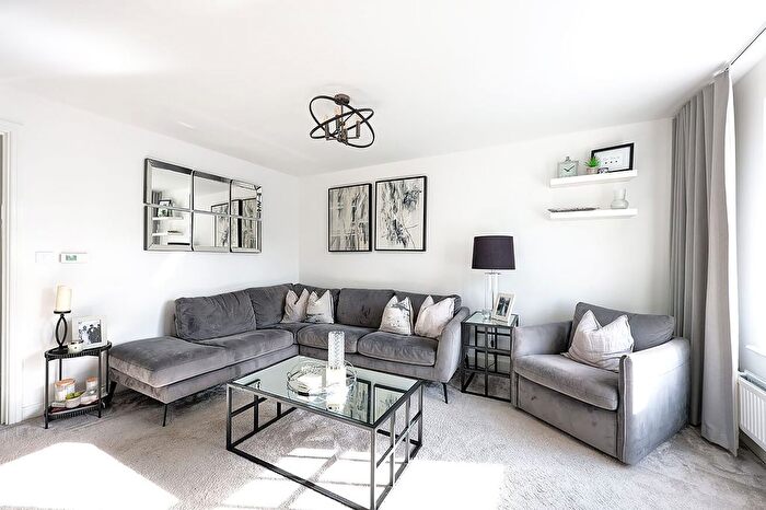3 Bedroom Semi-Detached House For Sale In Hollin Hall Drive, Longridge, Preston, PR3