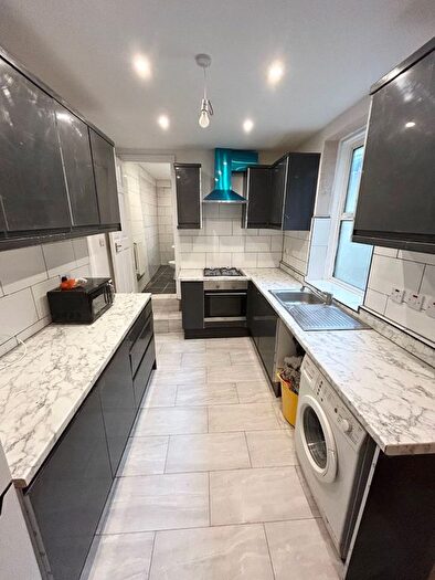 7 Bedroom Terraced House To Rent In Brookhill Road, London, SE18