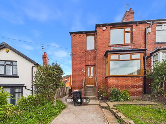 3 Bedroom Semi-Detached House To Rent In Cambridge Gardens, Leeds, LS13