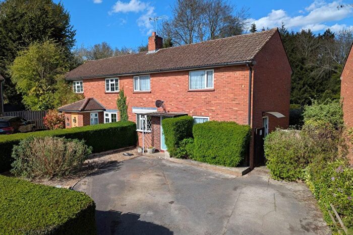 3 Bedroom Semi-Detached House For Sale In Croft Field, Kings Langley, WD4