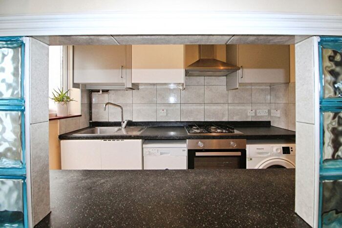 4 Bedroom Terraced House To Rent In Crofts Road, Harrow, HA1