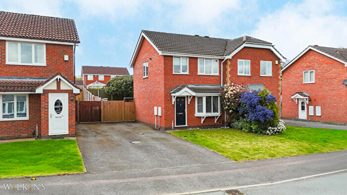 3 Bedroom Semi-Detached House For Sale In Suffolk Way, Tamworth, Staffordshire, B78