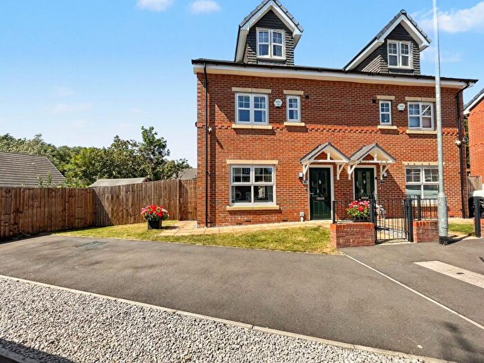 4 Bedroom Semi-Detached House For Sale In Saddlecote Close, Manchester, M8