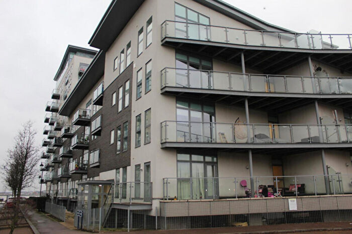 2 Bedroom Flat To Rent In Clovelly Place, Greenhithe, DA9