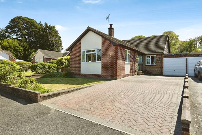 4 Bedroom Bungalow For Sale In Tudor Gardens, Hedge End, Southampton, SO30