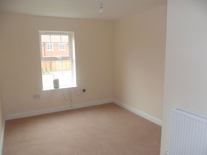 2 Bedroom Apartment To Rent In Aylesbury, HP19