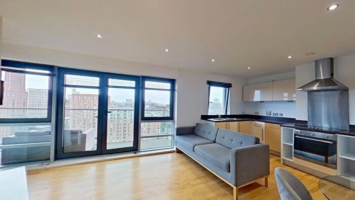 2 Bedroom Flat To Rent In Gotts Road, Leeds, LS12