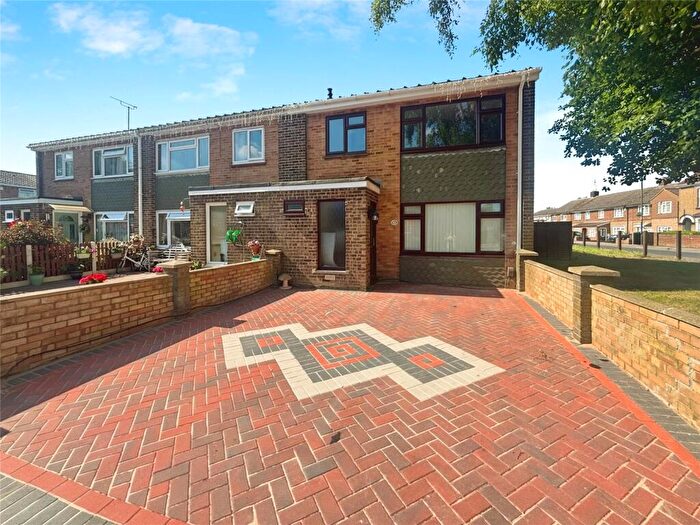 3 Bedroom End Of Terrace House To Rent In Gardenia Close, Rochester, Kent, ME2