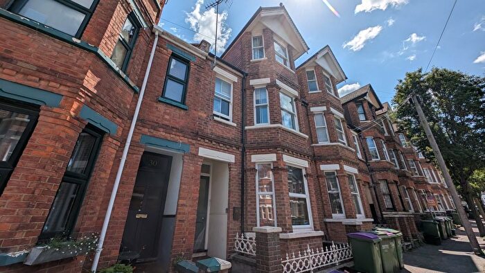 3 Bedroom Maisonette For Sale In Radnor Park Crescent, Folkestone, Kent, CT19