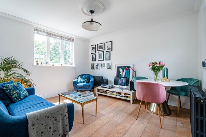 1 Bedroom Flat To Rent In Victoria Mews, Dalston Lane, London, E8