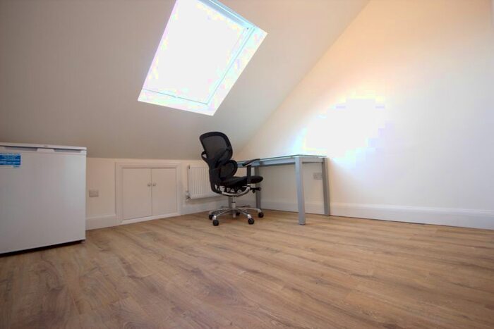 Property To Rent In Hertford Road, Enfield, EN3