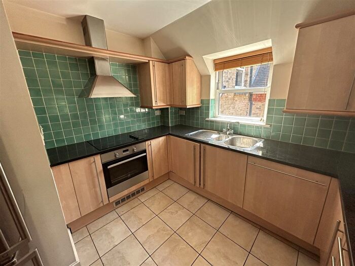 2 Bedroom Flat To Rent In Grange Park, London, W5
