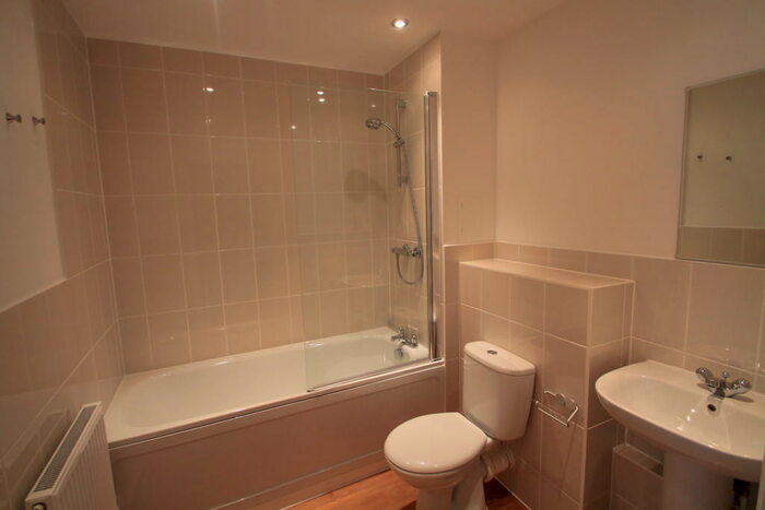 2 Bedroom Flat To Rent In Azzura House, Homesdale Road, Bromley, BR2