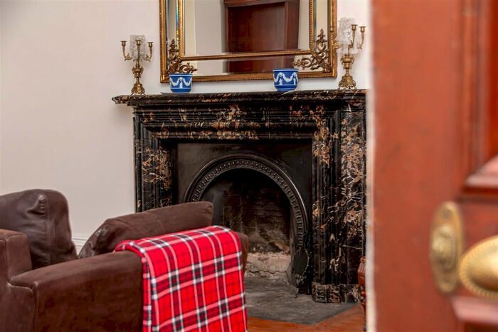 2 Bedroom Flat For Sale In Inzievar House, Oakley, KY12