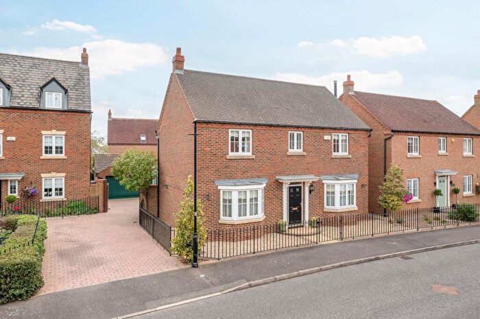 4 Bedroom Detached House For Sale In Longmeadow Drive, Wilstead, MK45