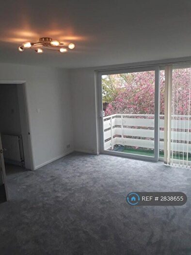 2 Bedroom Flat To Rent In Bath Road, Reading, RG1