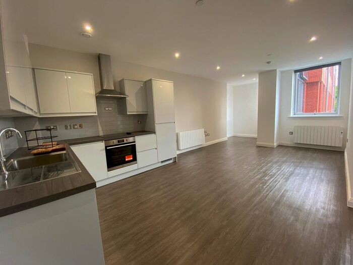 1 Bedroom Flat To Rent In Lichfield Road, Four Oaks, Sutton Coldfield, B74