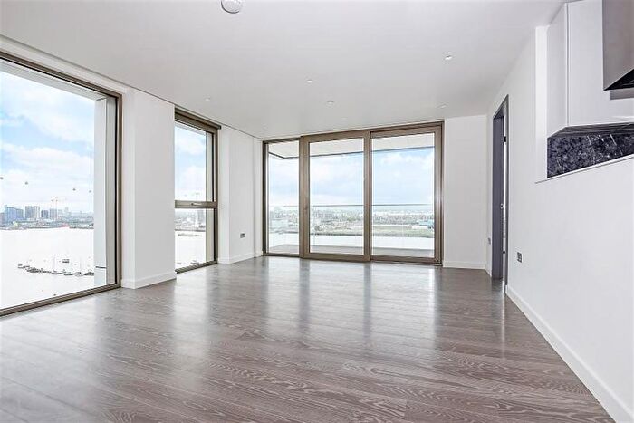 3 Bedroom Flat To Rent In The Lighterman, Pilot Walk, Lower Riverside, Greenwich Peninsula, SE10