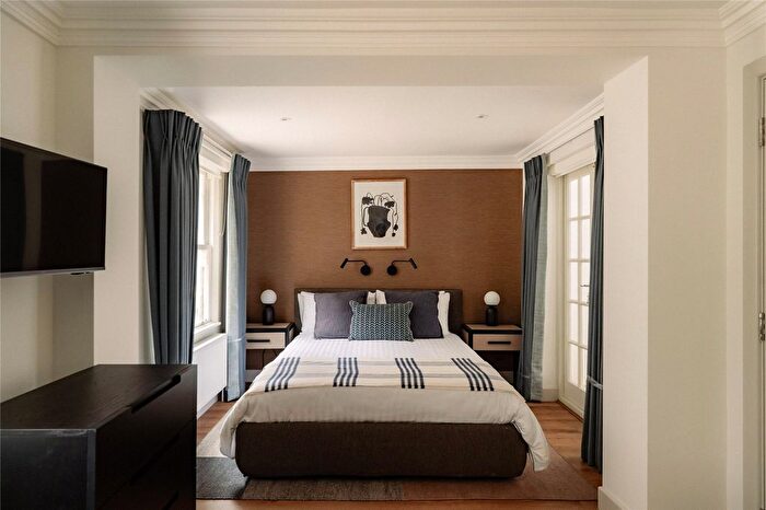 2 Bedroom Flat To Rent In Beaufort Gardens, Chelsea, SW3