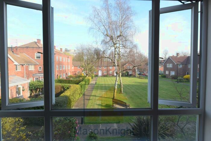 4 Bedroom Semi-Detached House To Rent In For Both Professionals/ Students And Families, Edgbaston, Birmingham, B5