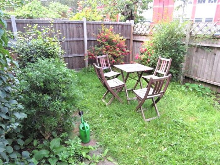 2 Bedroom Apartment To Rent In Playfield Crescent, East Dulwich, London, SE22