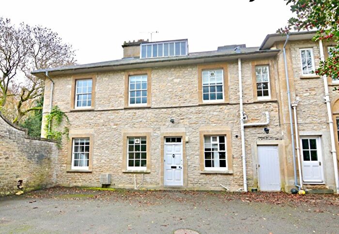 4 Bedroom Semi-Detached House To Rent In Church Street, Shipton-under-Wychwood, Chipping Norton, OX7