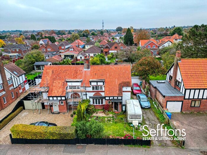 3 Bedroom Semi Detached House For Sale In Harvey Lane, Norwich, NR7