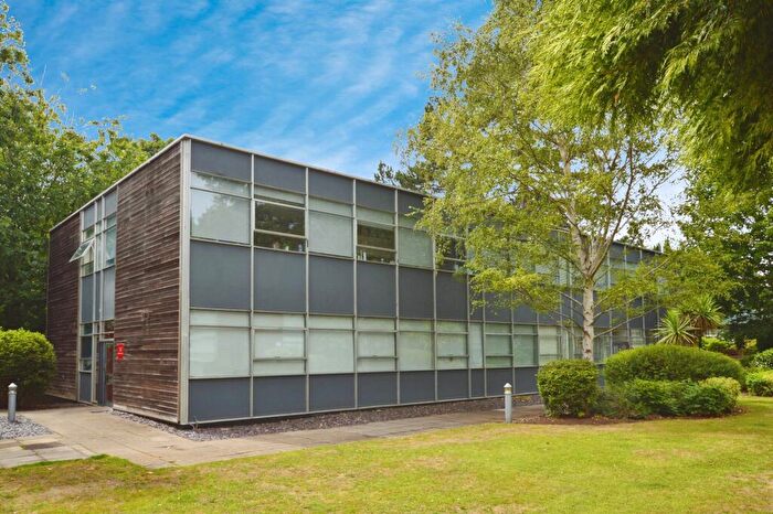 2 Bedroom Flat To Rent In Newsom Place, St Albans, AL1