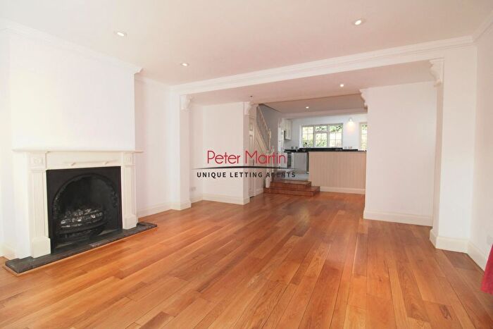 3 Bedroom Cottage To Rent In West Cottages, West Hampstead, NW6