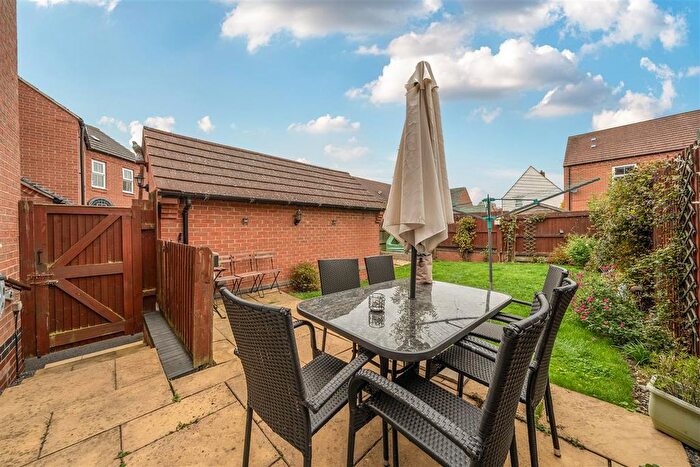 3 Bedroom Semi-detached House For Sale In Dairy Way, Kibworth Harcourt, Leicester, LE8