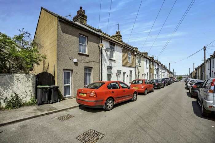 2 Bedroom End Of Terrace House To Rent In Factory Road, Northfleet, DA11