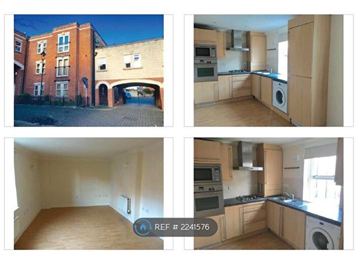 2 Bedroom Flat To Rent In Godwin Court, Swindon, SN1