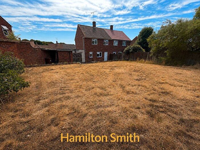 3 Bedroom Semi-Detached House For Sale In Sandpiper Road, Ipswich, IP2