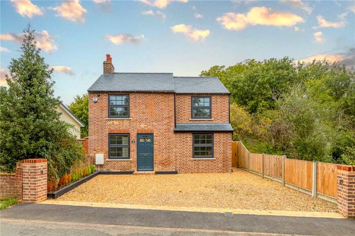 4 Bedroom Detached House To Rent In Kensworth Road, Studham, Dunstable, Bedfordshire, LU6
