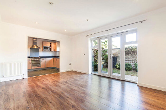 2 Bedroom Apartment To Rent In Godwin Close, Wokingham, RG41