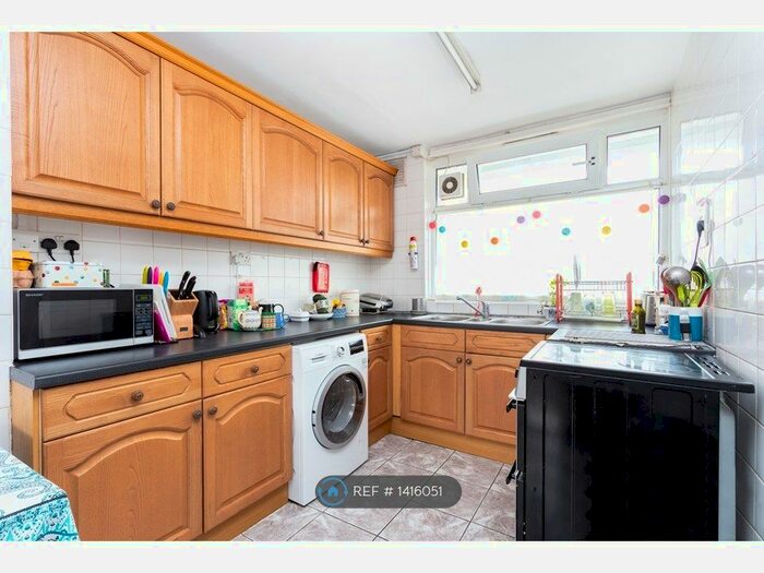 4 Bedroom Flat To Rent In Lorrimore Road, London, SE17