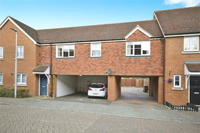 2 Bedroom Flat For Sale In Glimmer Way, Wainscott, Rochester, Kent, ME3