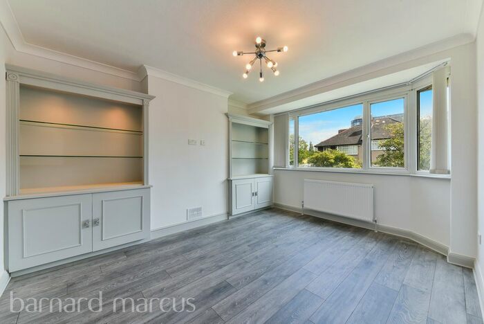 3 Bedroom Flat To Rent In Connell Crescent, London, W5