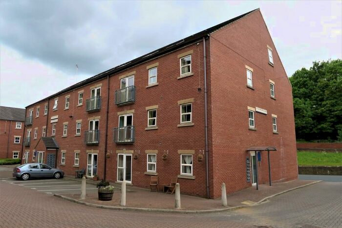 2 Bedroom Flat To Rent In Pullman Court, Morley, LS27
