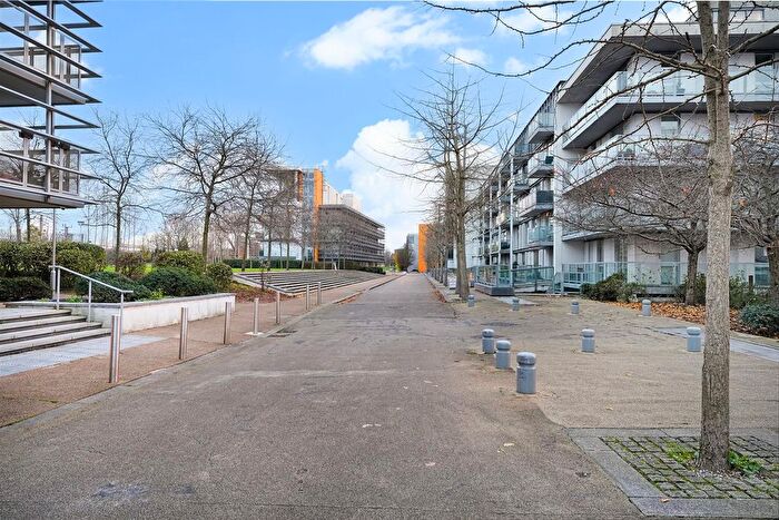 1 Bedroom Flat For Sale In Fyfe House, New River Village, Hornsey, N8