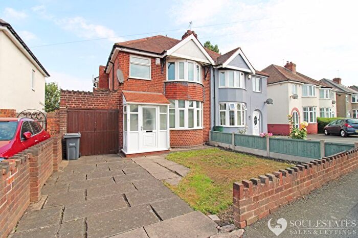 3 Bedroom Semi-Detached House To Rent In Birmingham New Road, Tipton, DY4