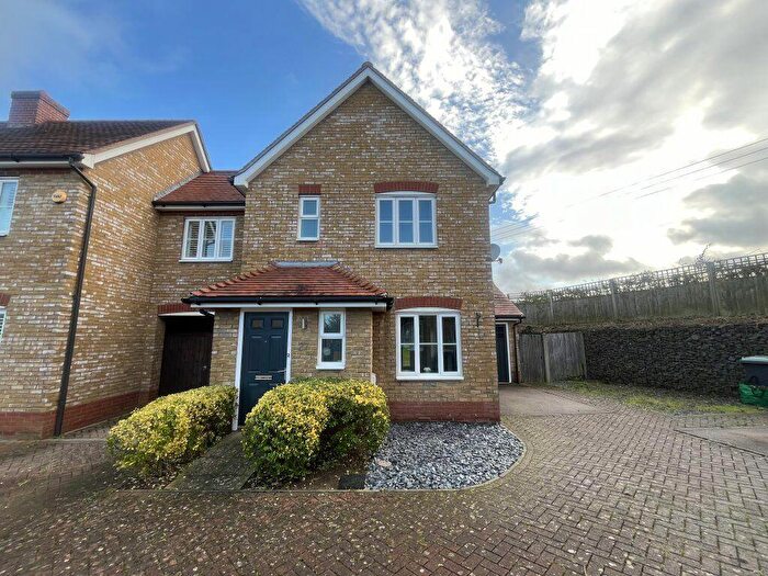 3 Bedroom Semi-Detached House To Rent In Gardeners Close, Maulden, Bedfordshire, MK45