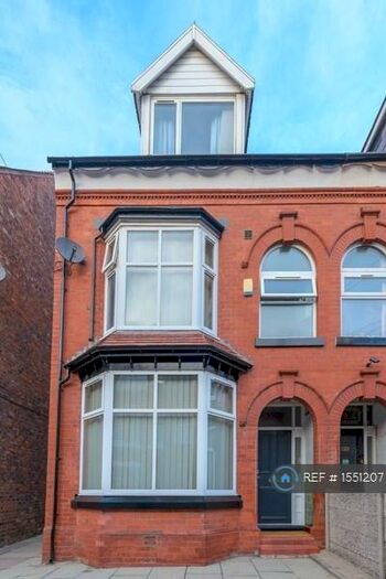 7 Bedroom Semi-Detached House To Rent In Argyle Avenue, Manchester, M14